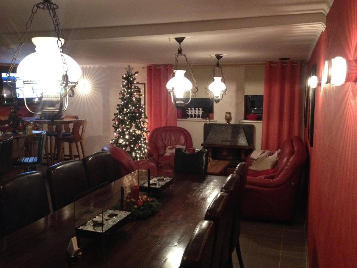Fun4All-Holidayhome Medebach Exteriör bild